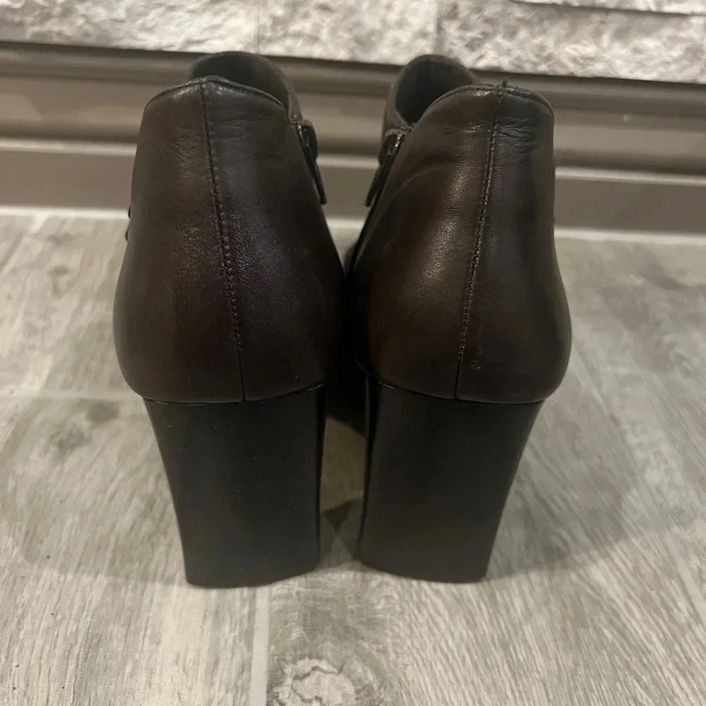 Karen Scott brown size 9 1/2 square toe bootie